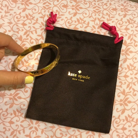Kate Spade “Best Friend Ever” Gold Bangle Bracelet - Picture 1 of 4